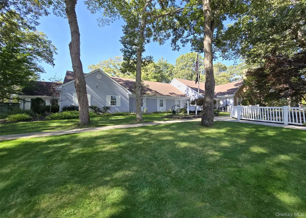 144 Edinburgh Drive Ridge NY 11961