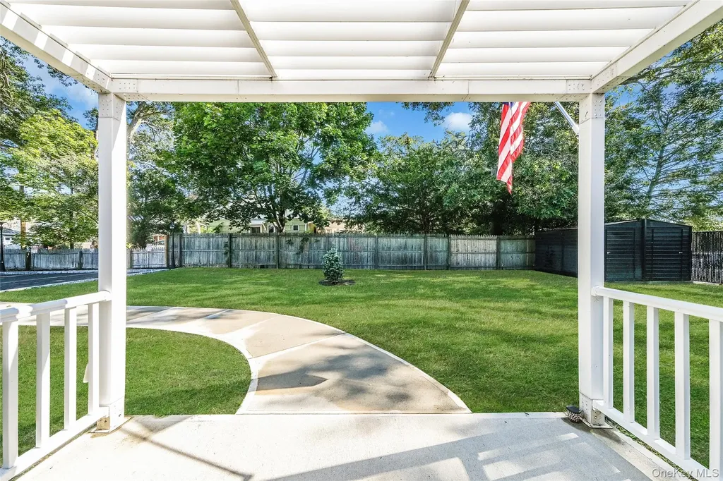 14 E 3rd Street Patchogue NY 11772