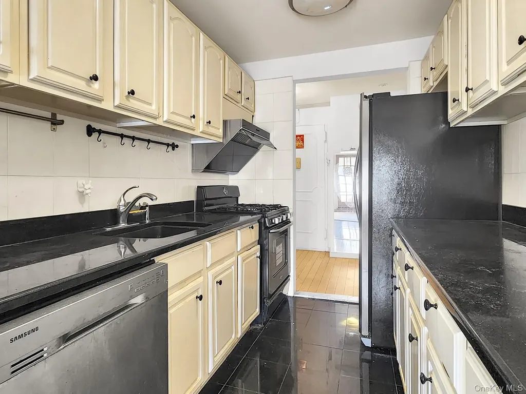 140-55 34th Avenue Flushing NY 11354