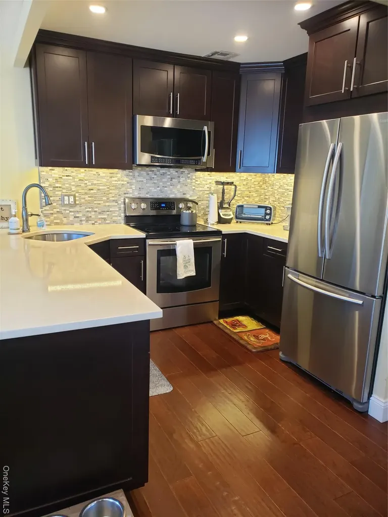 100 W Broadway Long Beach NY 11561