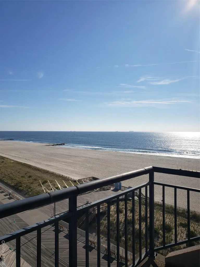 100 W Broadway Long Beach NY 11561
