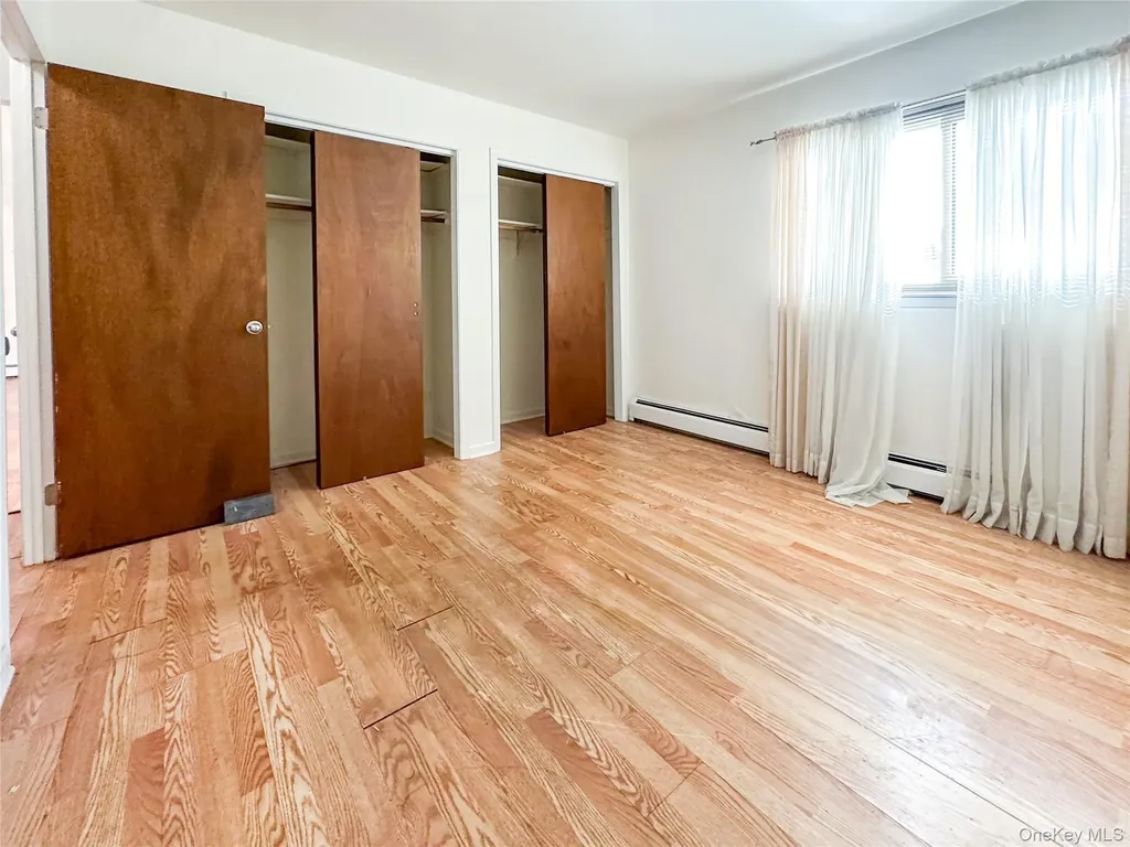 18 Granada Crescent White Plains NY 10603