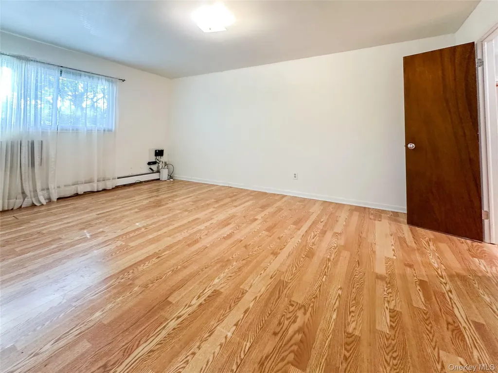 18 Granada Crescent White Plains NY 10603