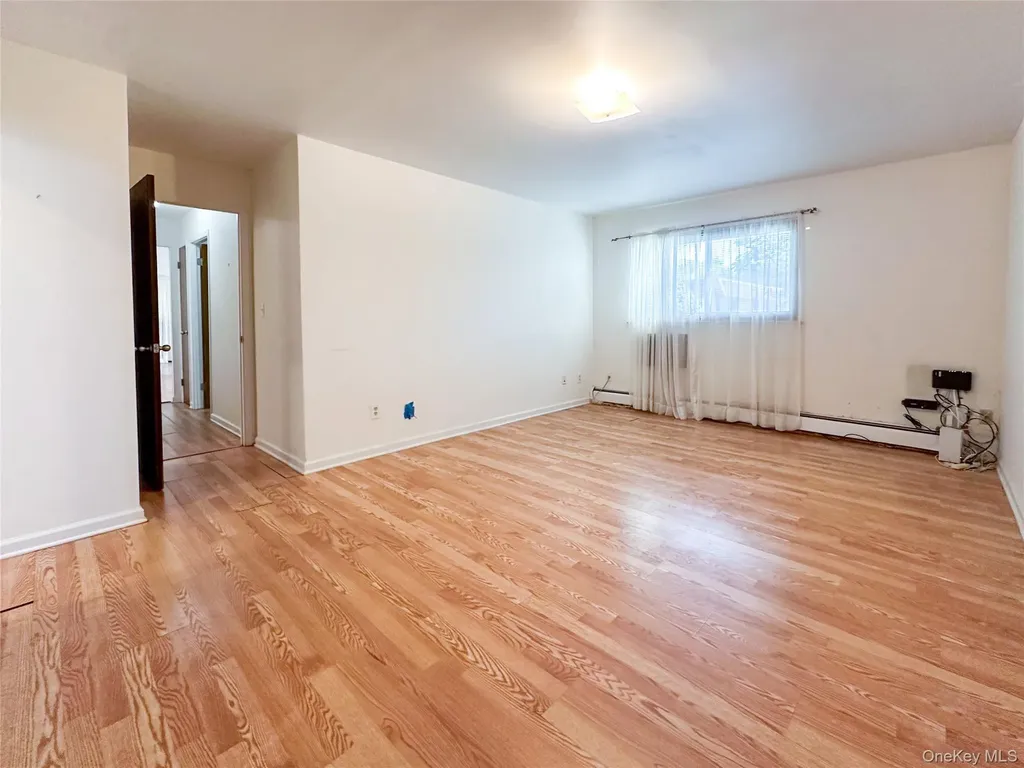 18 Granada Crescent White Plains NY 10603