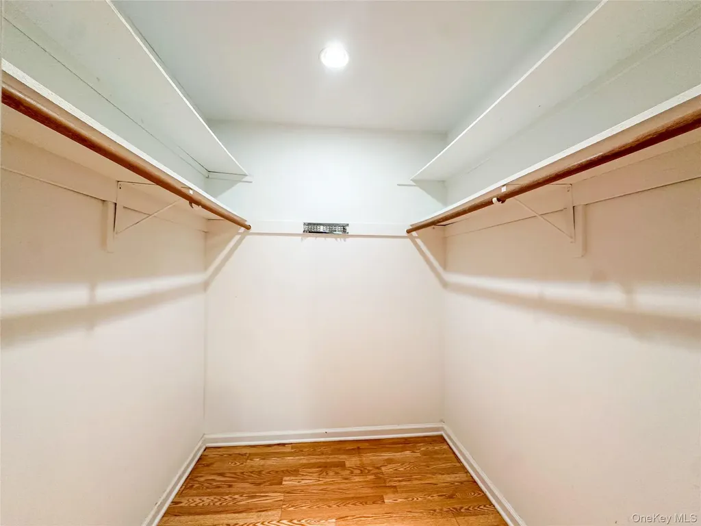 18 Granada Crescent White Plains NY 10603