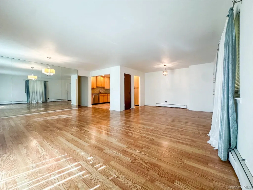 18 Granada Crescent White Plains NY 10603