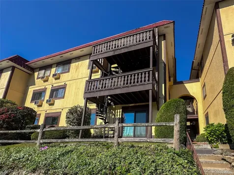 18 Granada Crescent White Plains NY 10603