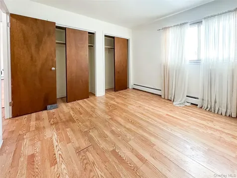 18 Granada Crescent White Plains NY 10603