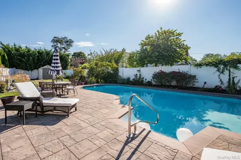 2806 Wilson Avenue Bellmore NY 11710