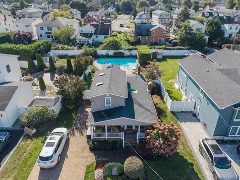 2806 Wilson Avenue Bellmore NY 11710