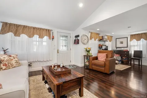 2806 Wilson Avenue Bellmore NY 11710