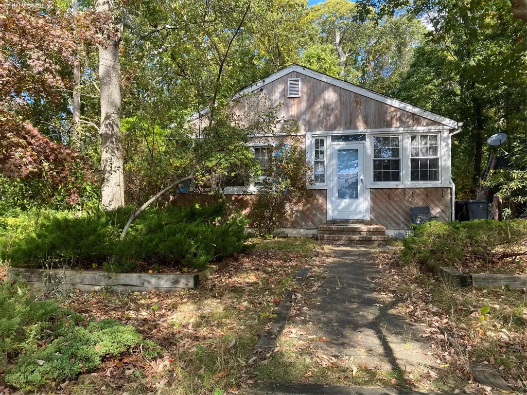 234 Lakeside Trail Ridge NY 11961