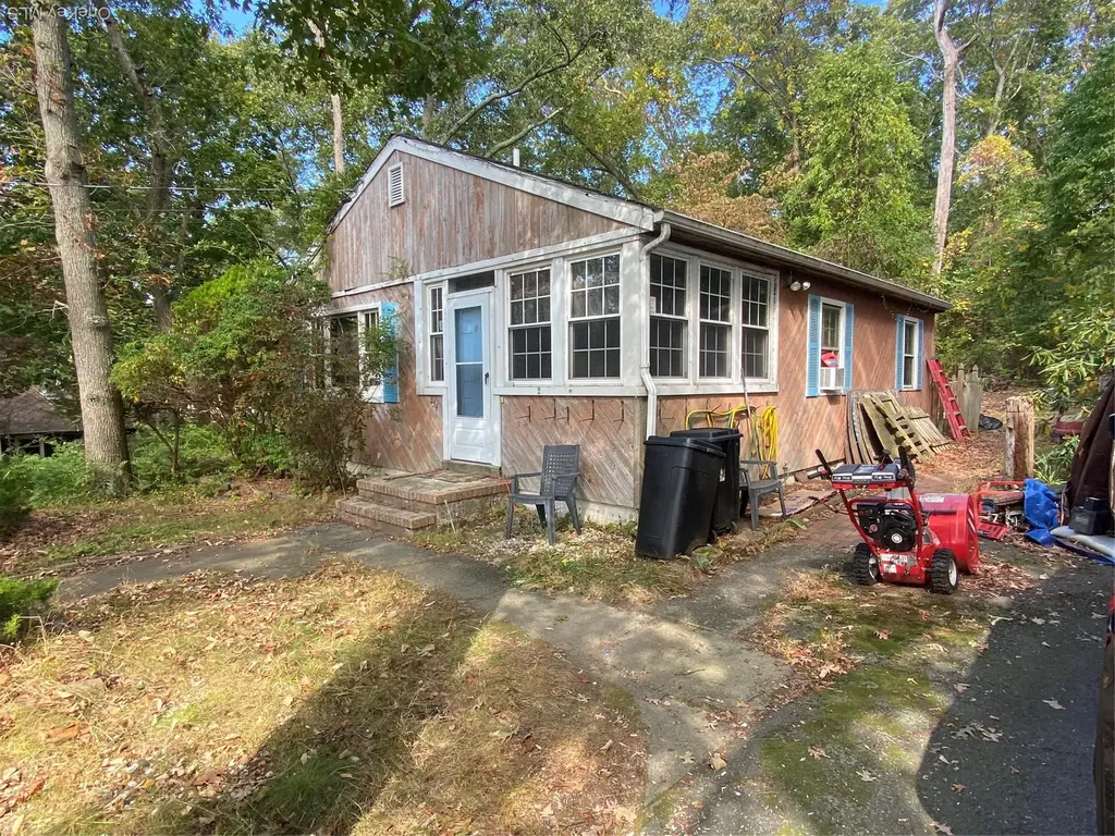 234 Lakeside Trail Ridge NY 11961