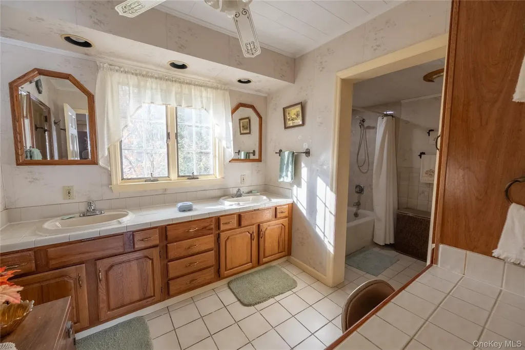 5028-5030 Rt-82 Millbrook NY 12578