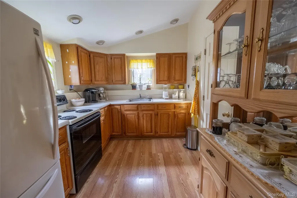 5028-5030 Rt-82 Millbrook NY 12578