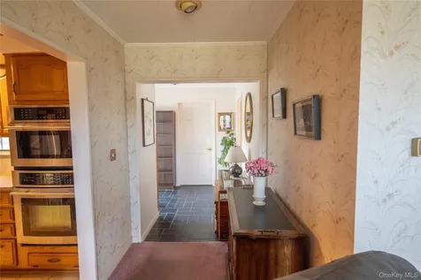 5028-5030 Rt-82 Millbrook NY 12578