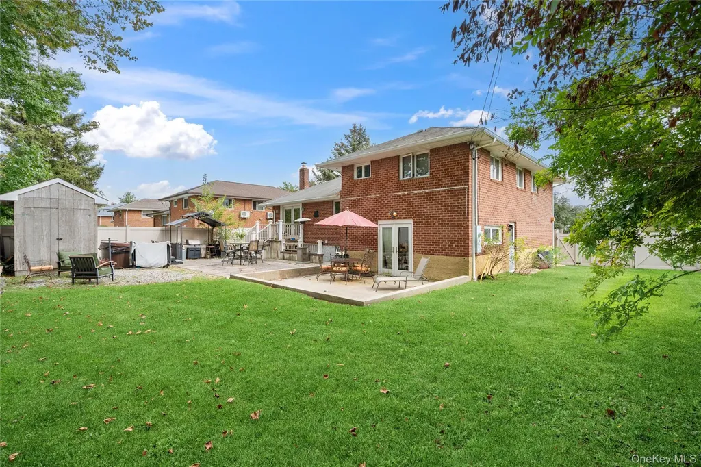 8 Westminster Road Syosset NY 11791