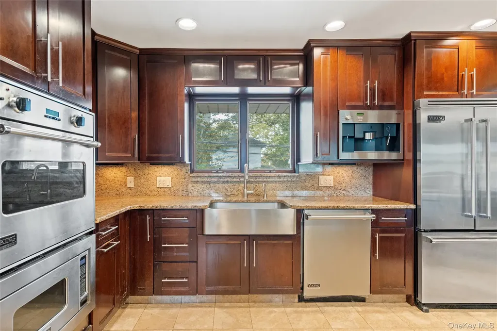 8 Westminster Road Syosset NY 11791