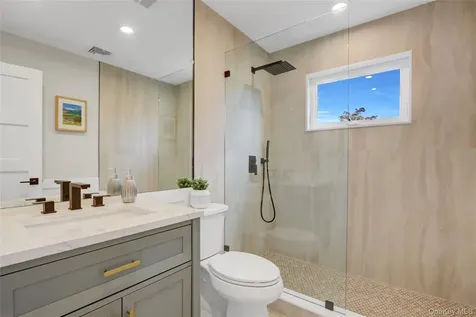 201 Argyle Place Bellmore NY 11710