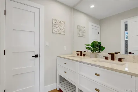 201 Argyle Place Bellmore NY 11710