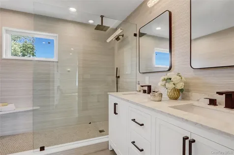 201 Argyle Place Bellmore NY 11710