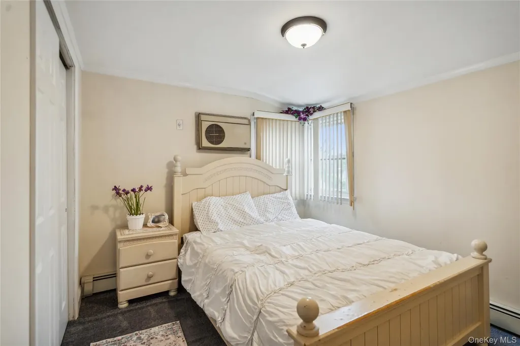 62 Bretton Road New Hyde Park NY 11040
