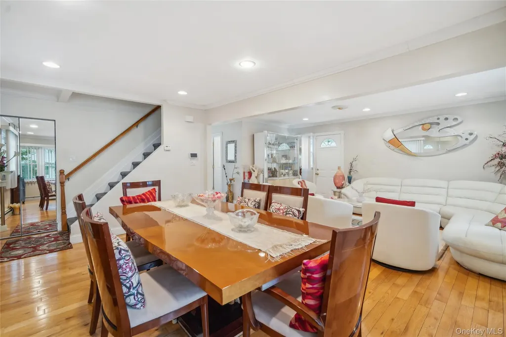 62 Bretton Road New Hyde Park NY 11040