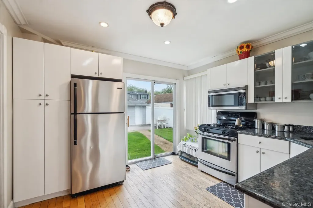 62 Bretton Road New Hyde Park NY 11040