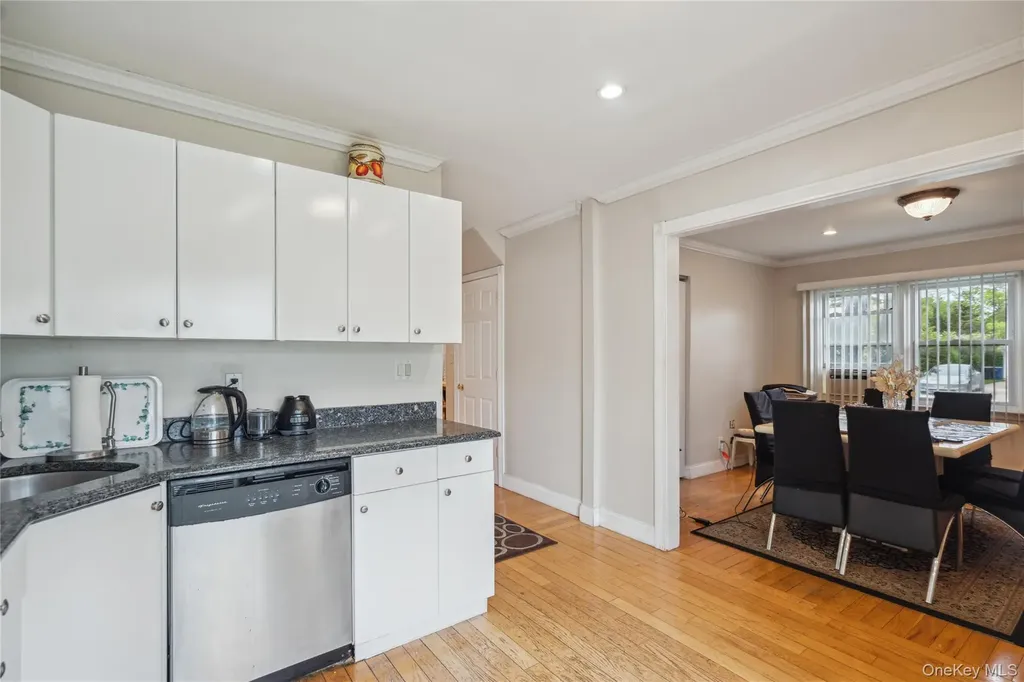 62 Bretton Road New Hyde Park NY 11040