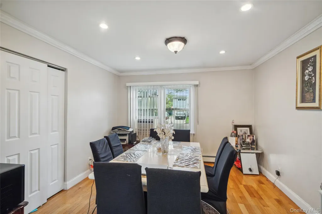62 Bretton Road New Hyde Park NY 11040