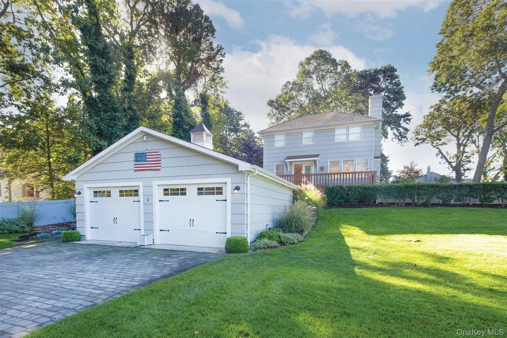 1 Canal Road Hampton Bays NY 11946