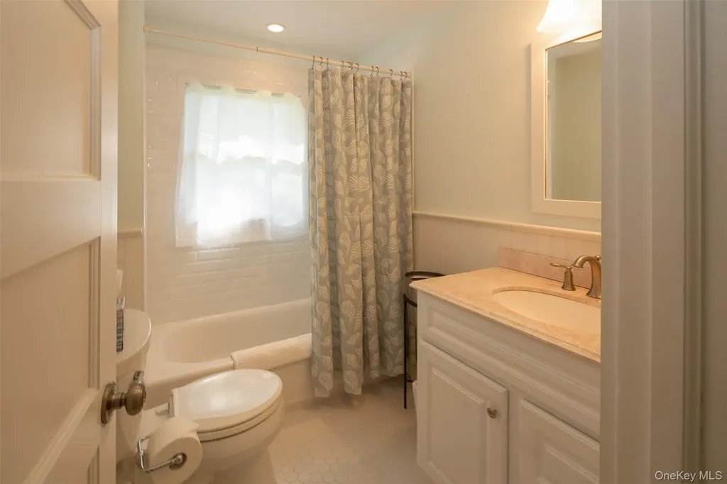 1 Canal Road Hampton Bays NY 11946