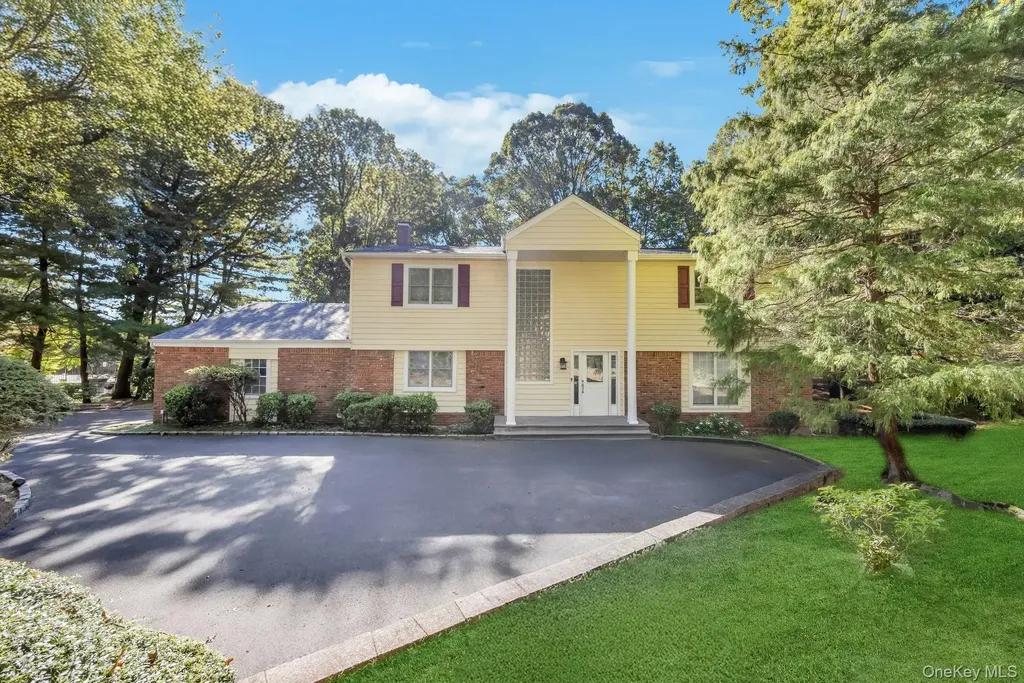 8 Chablis Drive Dix Hills NY 11746