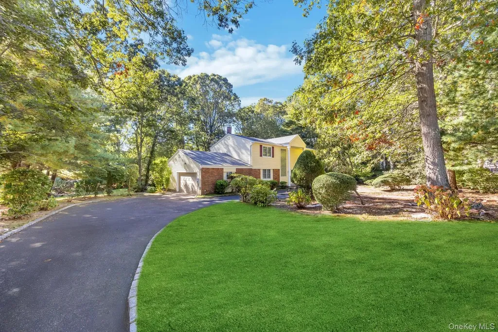 8 Chablis Drive Dix Hills NY 11746