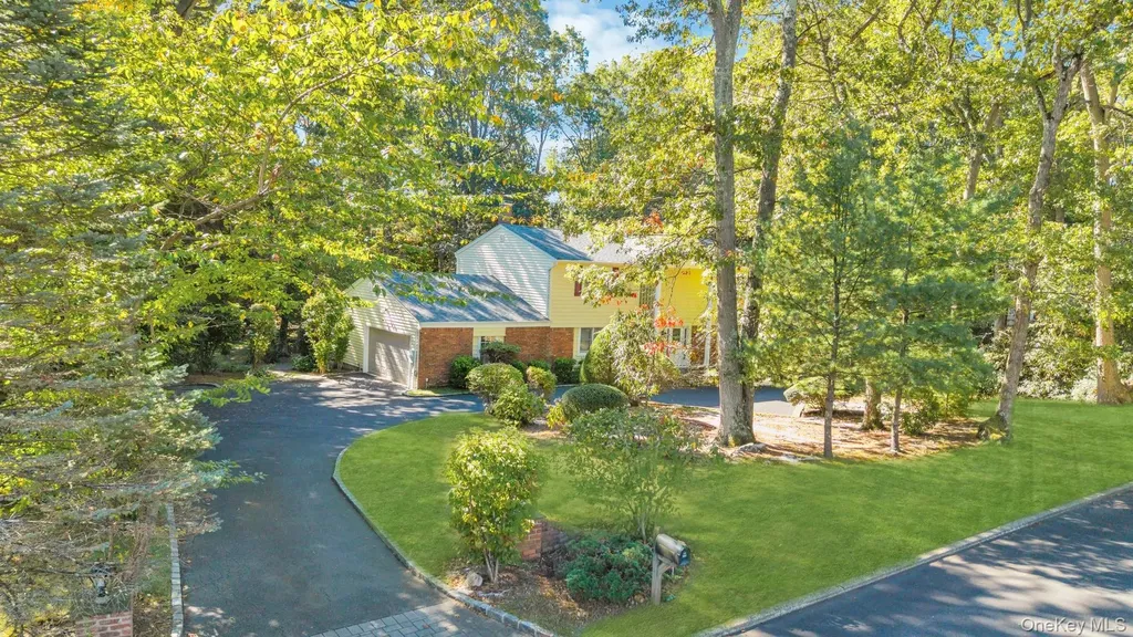 8 Chablis Drive Dix Hills NY 11746