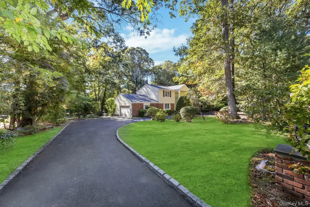 8 Chablis Drive Dix Hills NY 11746