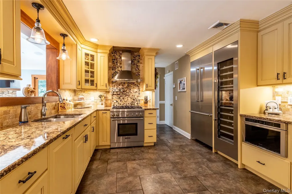 14 Vega Drive Shoreham NY 11786
