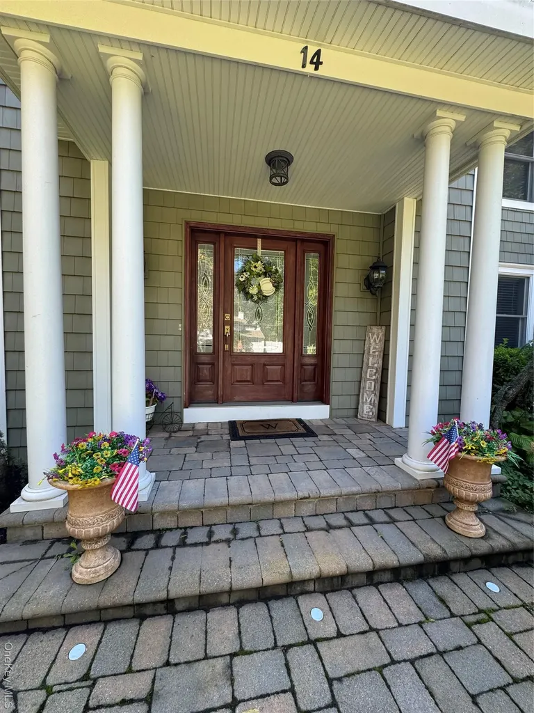 14 Vega Drive Shoreham NY 11786