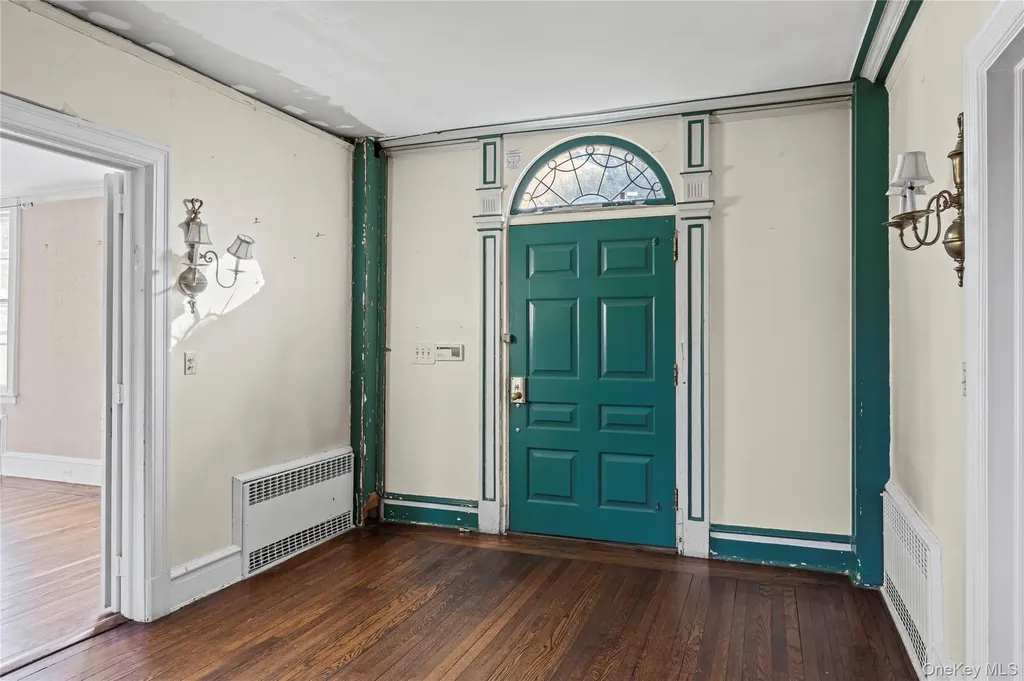 175 Burton Lane Lawrence NY 11559