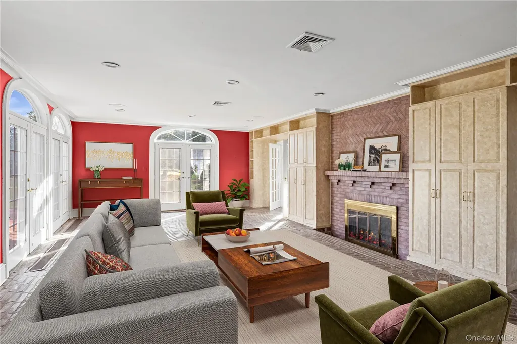 175 Burton Lane Lawrence NY 11559