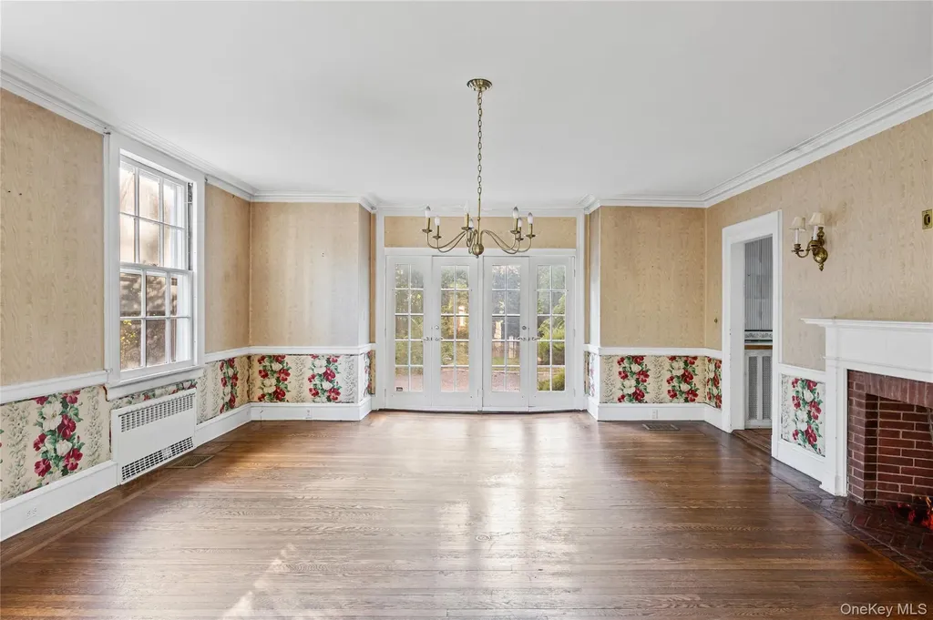 175 Burton Lane Lawrence NY 11559