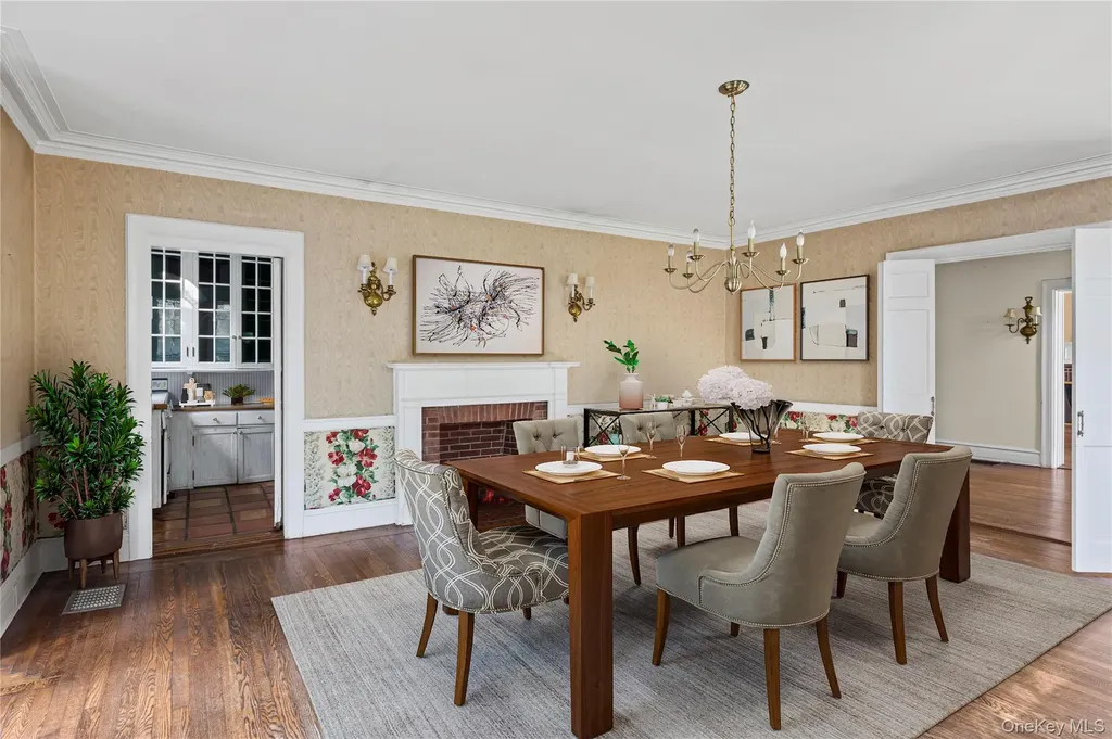 175 Burton Lane Lawrence NY 11559