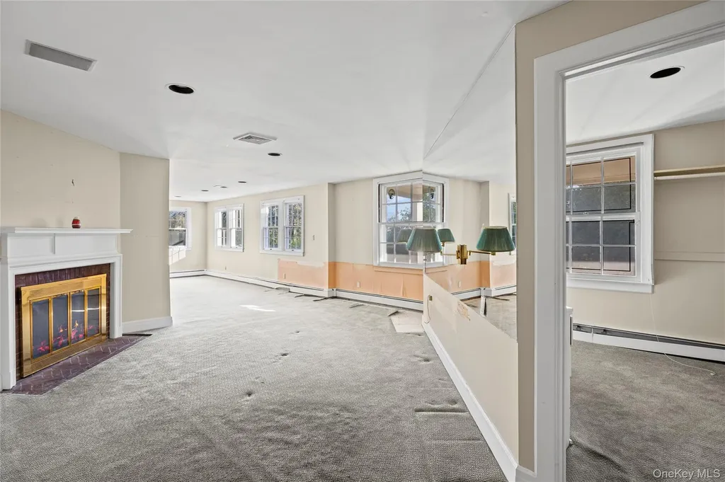 175 Burton Lane Lawrence NY 11559