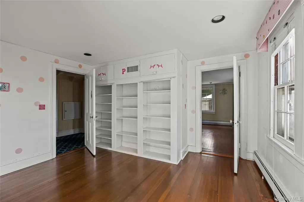 175 Burton Lane Lawrence NY 11559