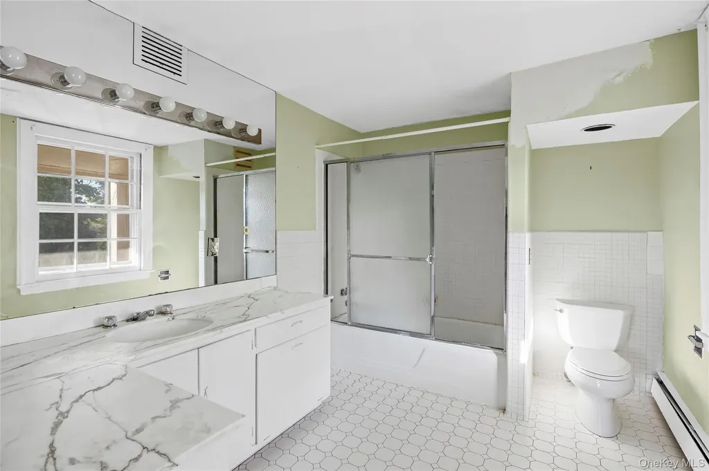 175 Burton Lane Lawrence NY 11559