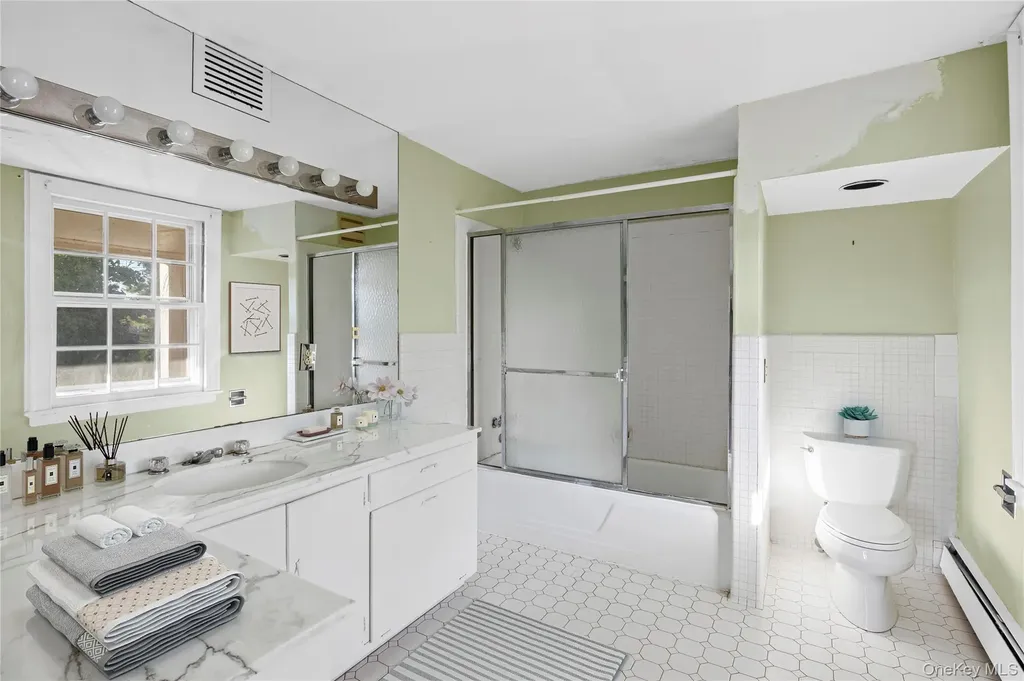 175 Burton Lane Lawrence NY 11559