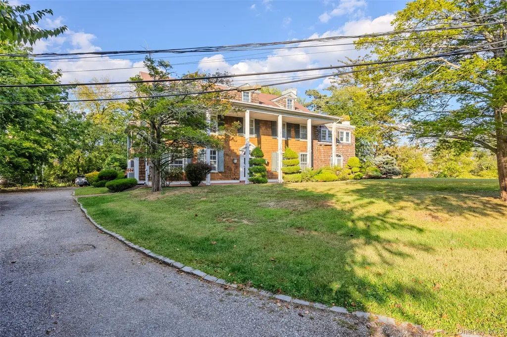 175 Burton Lane Lawrence NY 11559