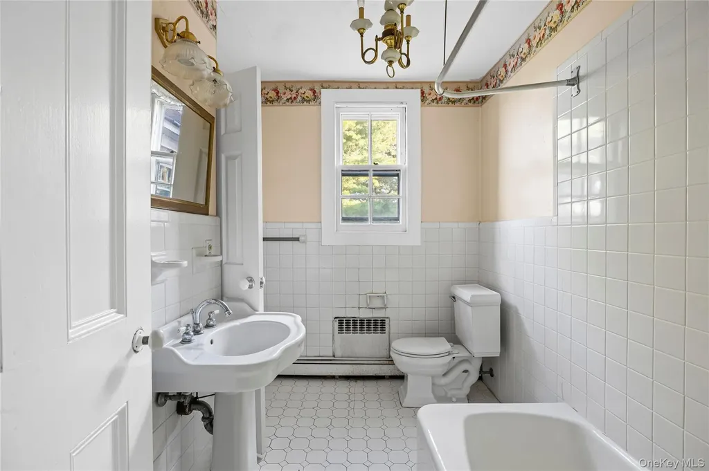 175 Burton Lane Lawrence NY 11559