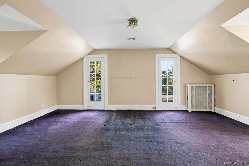 175 Burton Lane Lawrence NY 11559