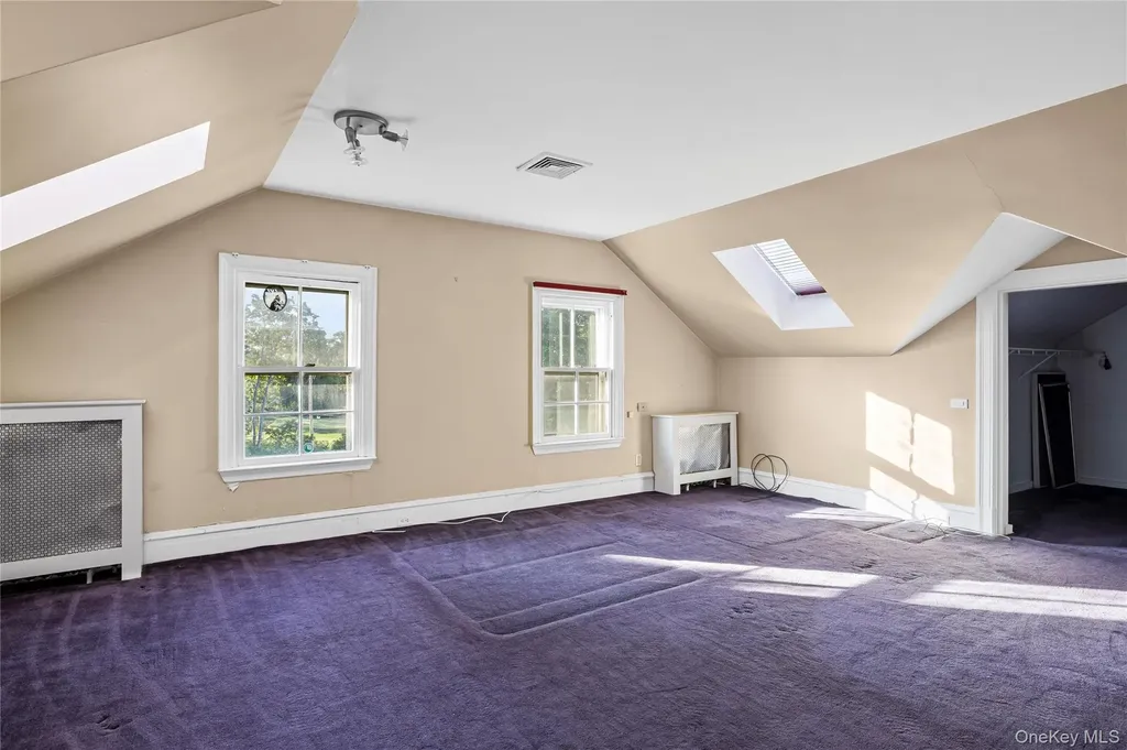 175 Burton Lane Lawrence NY 11559